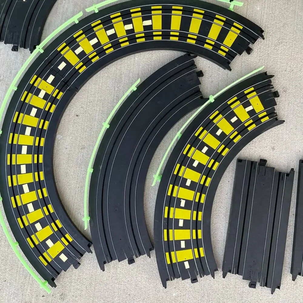Tyco Cliff Hangers Racing Track for Slot Car B5879 Vtg Incomplete Untested READ